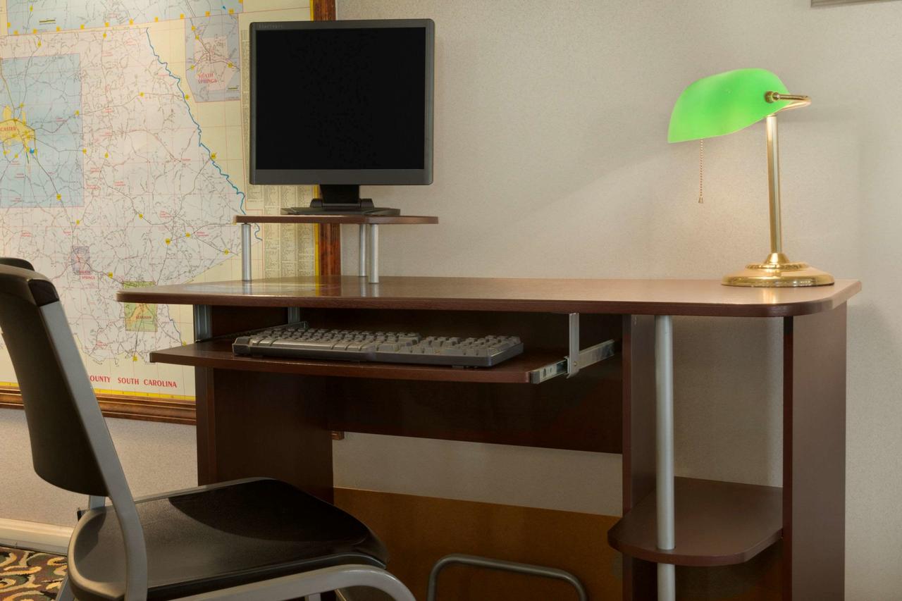 Super 8 By Wyndham Lancaster - thumb 21