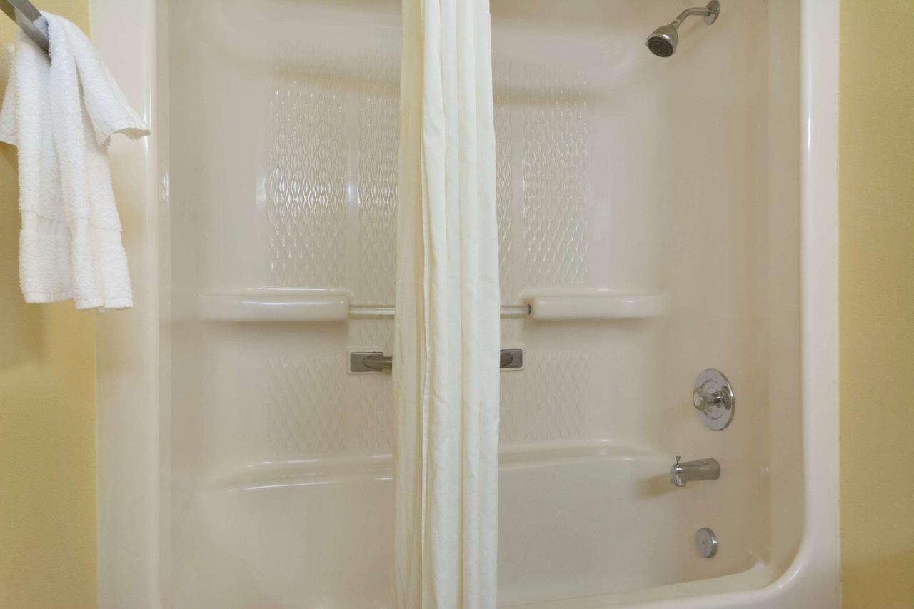 Super 8 By Wyndham Lancaster - thumb 22