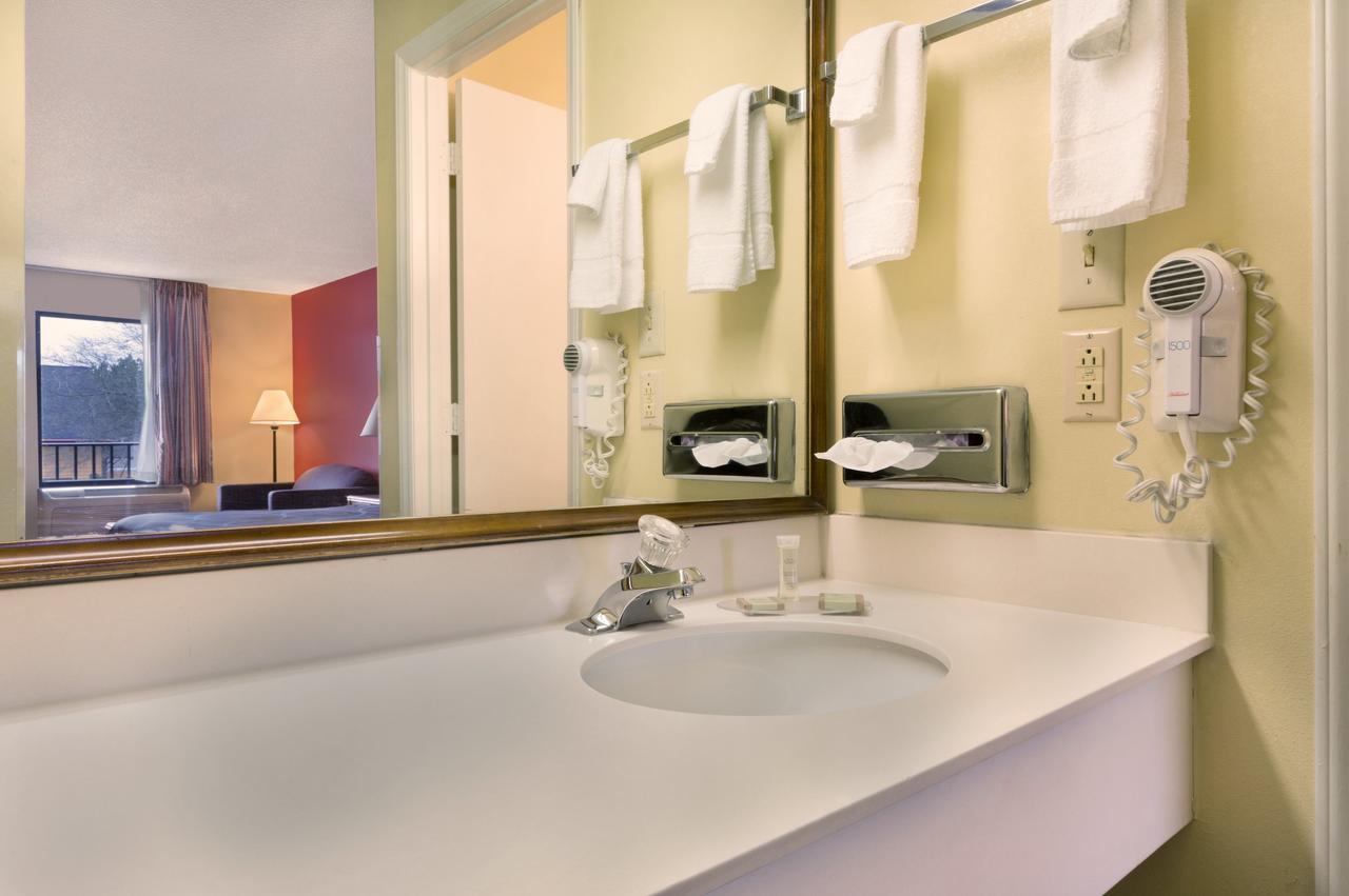 Super 8 By Wyndham Lancaster - thumb 16