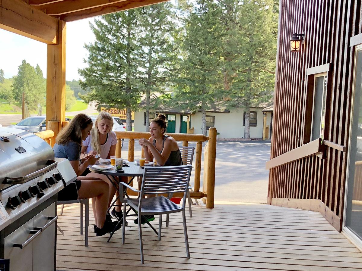 Rockerville Lodge & Cabins - thumb 40