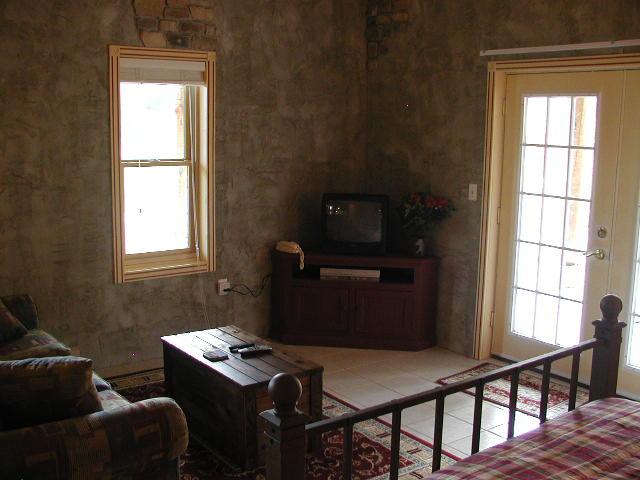 Lefty's Hideout - thumb 0