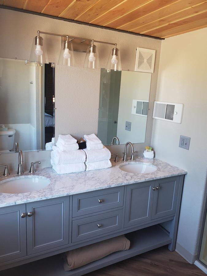 The Hotel Sturgis - thumb 3