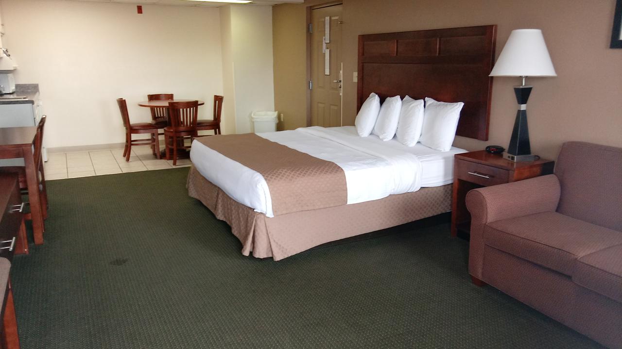 Park Tower Inn - thumb 27