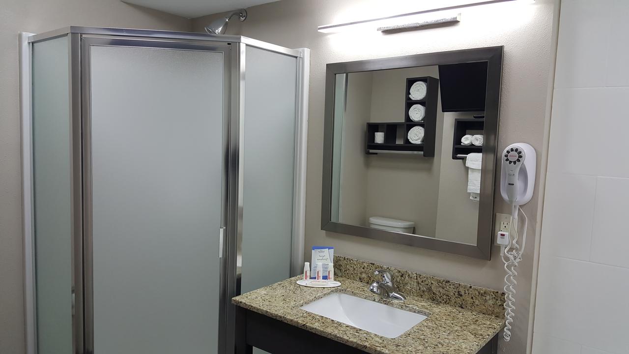 Baymont By Wyndham Clarksville - thumb 30