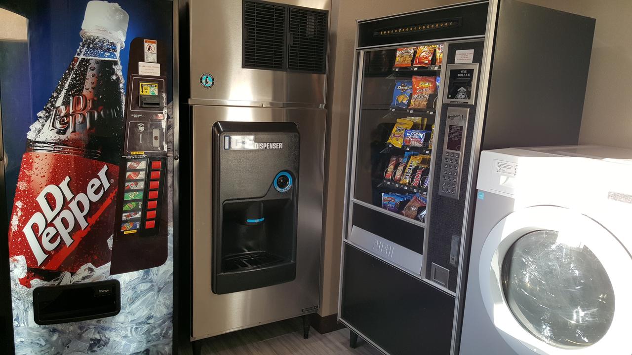 Baymont By Wyndham Clarksville - thumb 37