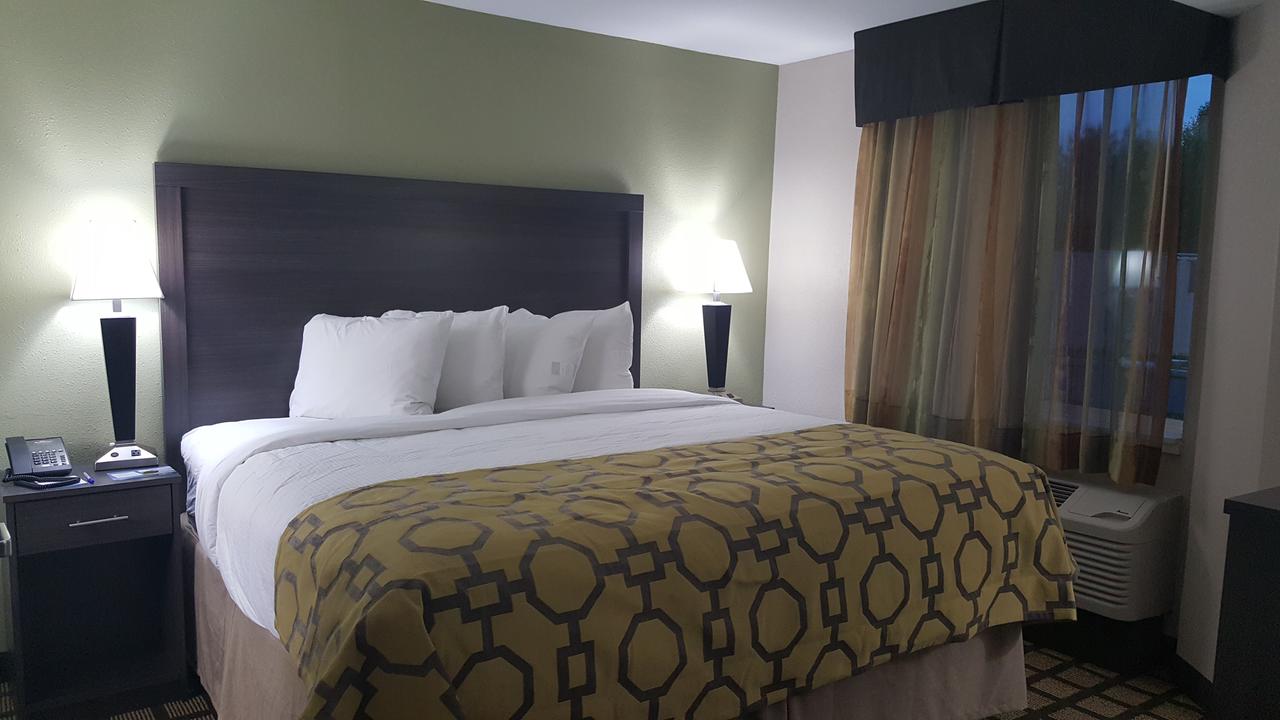 Baymont By Wyndham Clarksville - thumb 22