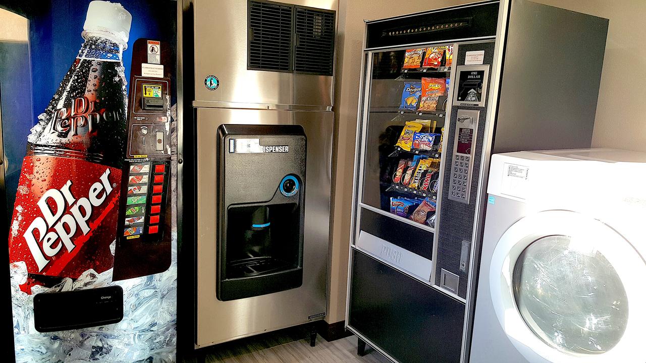 Baymont By Wyndham Clarksville - thumb 36