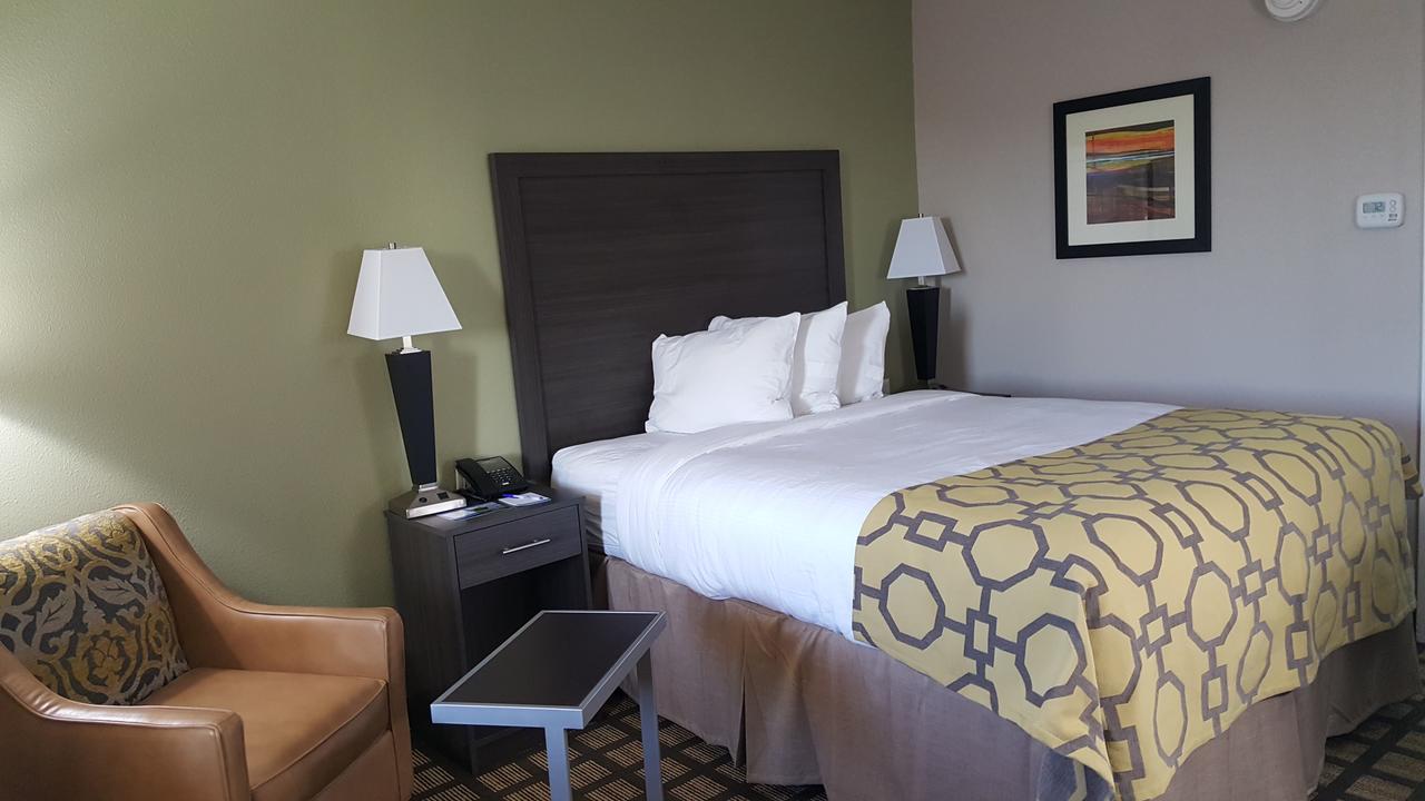 Baymont By Wyndham Clarksville - thumb 25