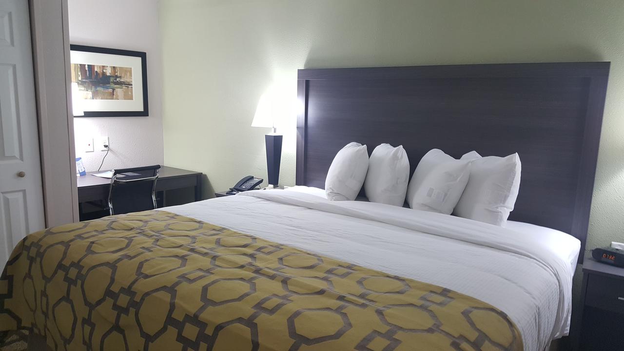 Baymont By Wyndham Clarksville - thumb 21