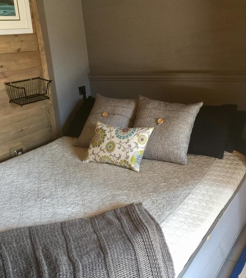 Tiny House By The River Built By Tiny House Nation Show - thumb 6