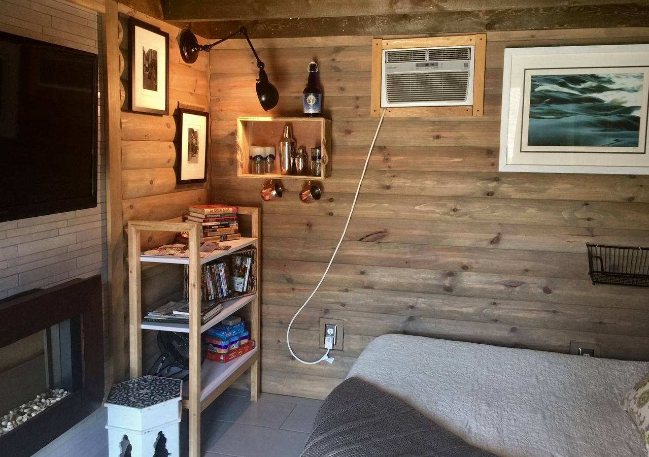 Tiny House By The River Built By Tiny House Nation Show - thumb 4