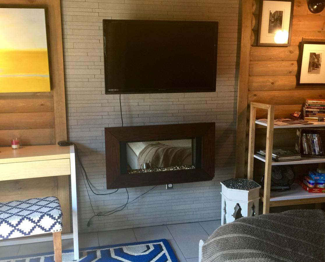 Tiny House By The River Built By Tiny House Nation Show - thumb 5