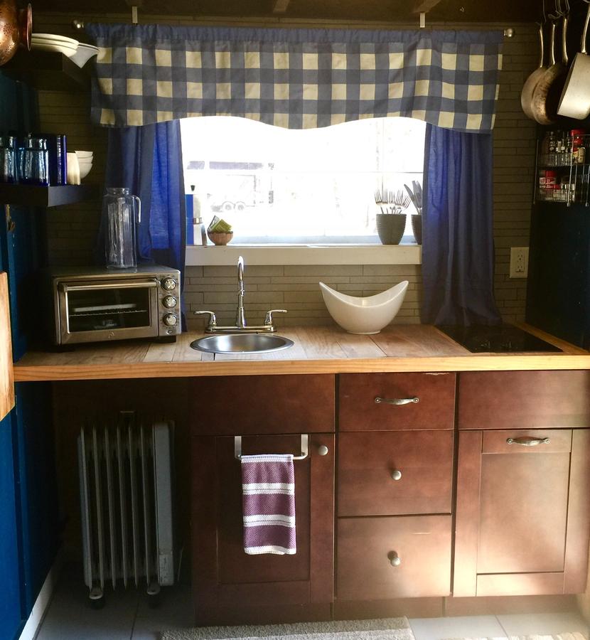 Tiny House By The River Built By Tiny House Nation Show - thumb 8