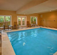 Cherokee Pool Lodge Holiday home - Tourism House