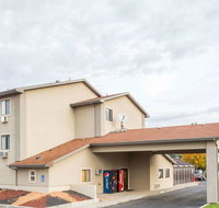 Super 8 by Wyndham Logan - Tourism House