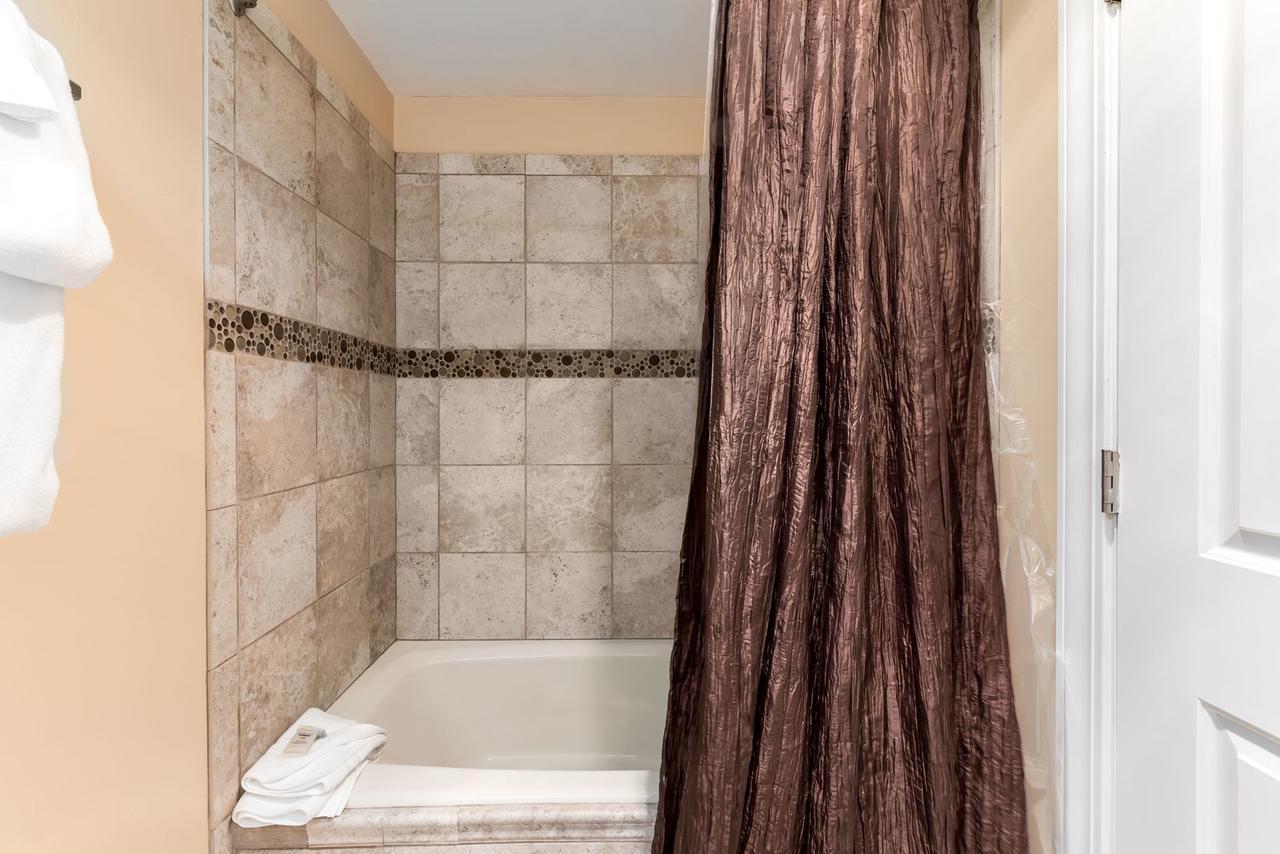 Beautiful Ski In/Ski Out Studio At Park City Mountain Resort - thumb 12