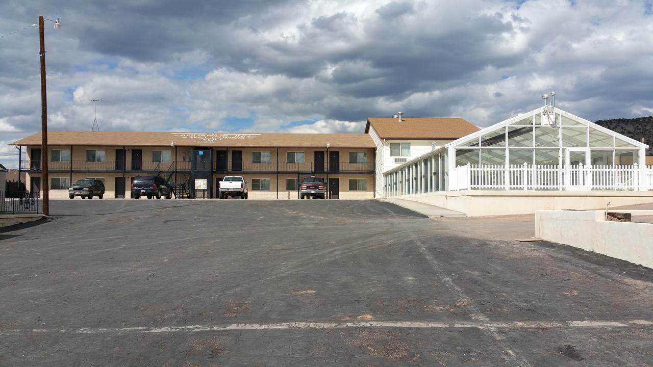 Aquarius Inn - thumb 0