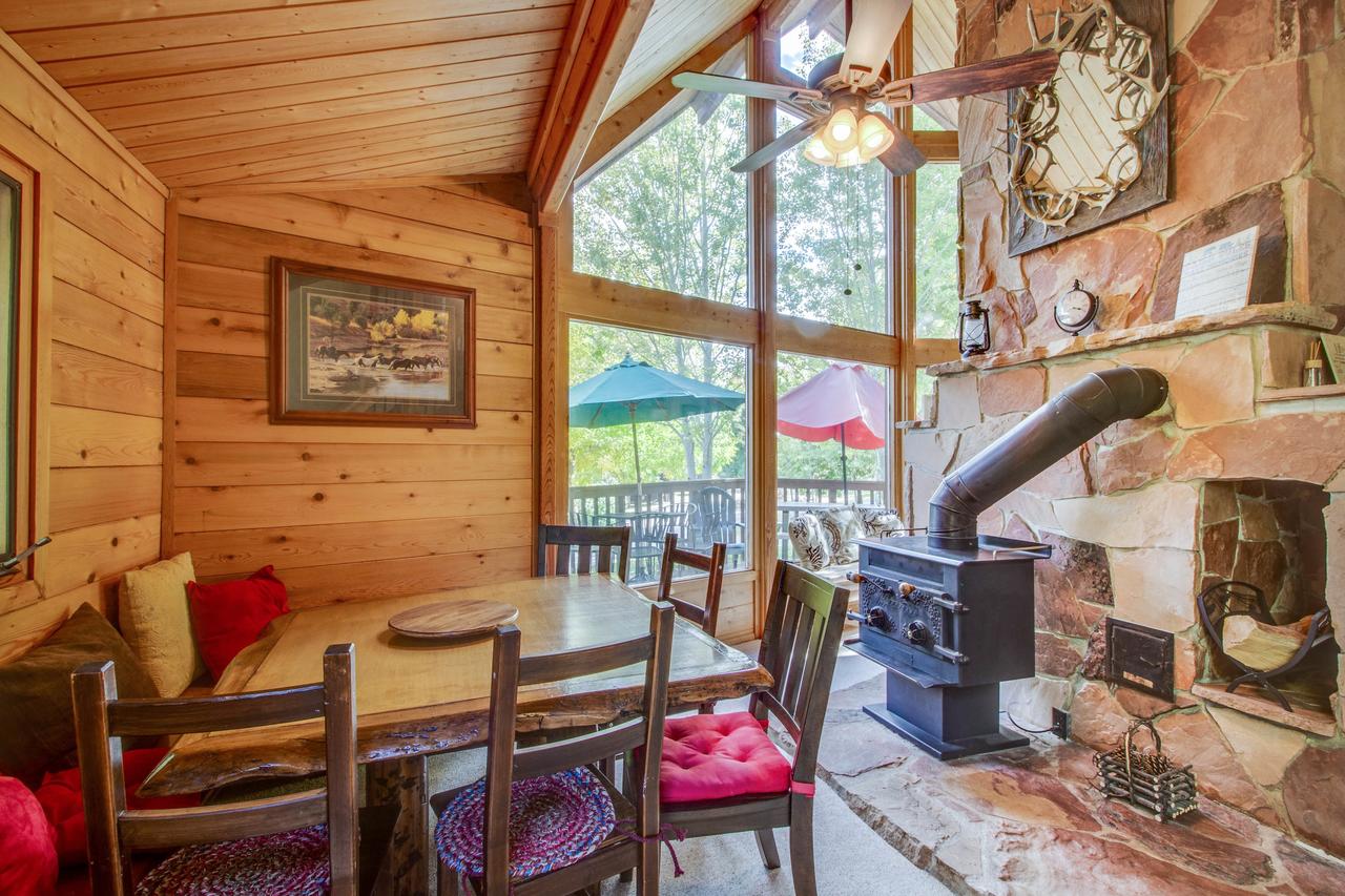 Aspen Hideaway Cabin - thumb 3