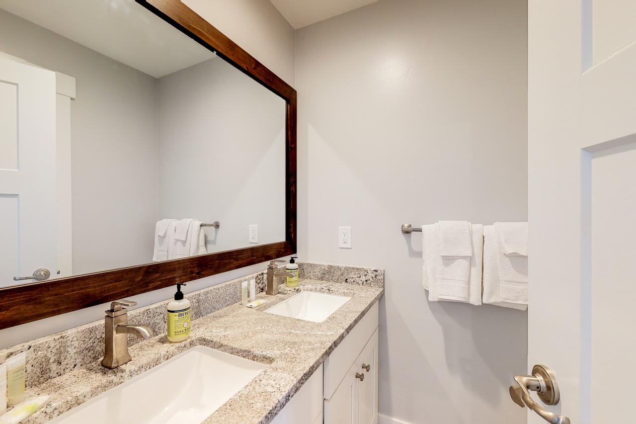 Shore Fun Cottage - thumb 4