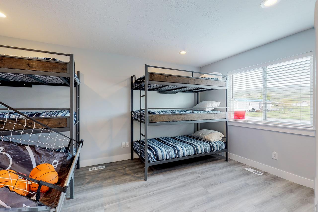 Shore Fun Cottage - thumb 2