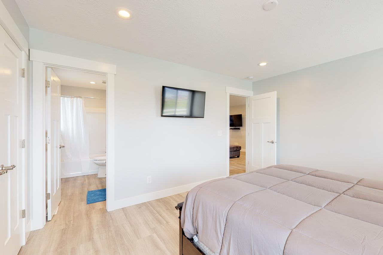 Shore Fun Cottage - thumb 3