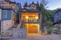 Book Crescent City Hotels, Tourism House Tourism House