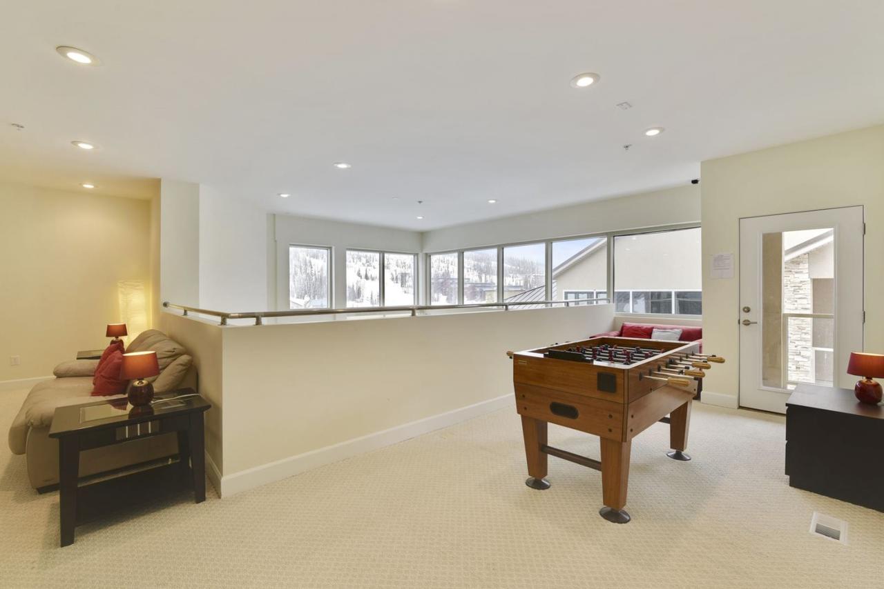 Powder Skiing Loft - thumb 19