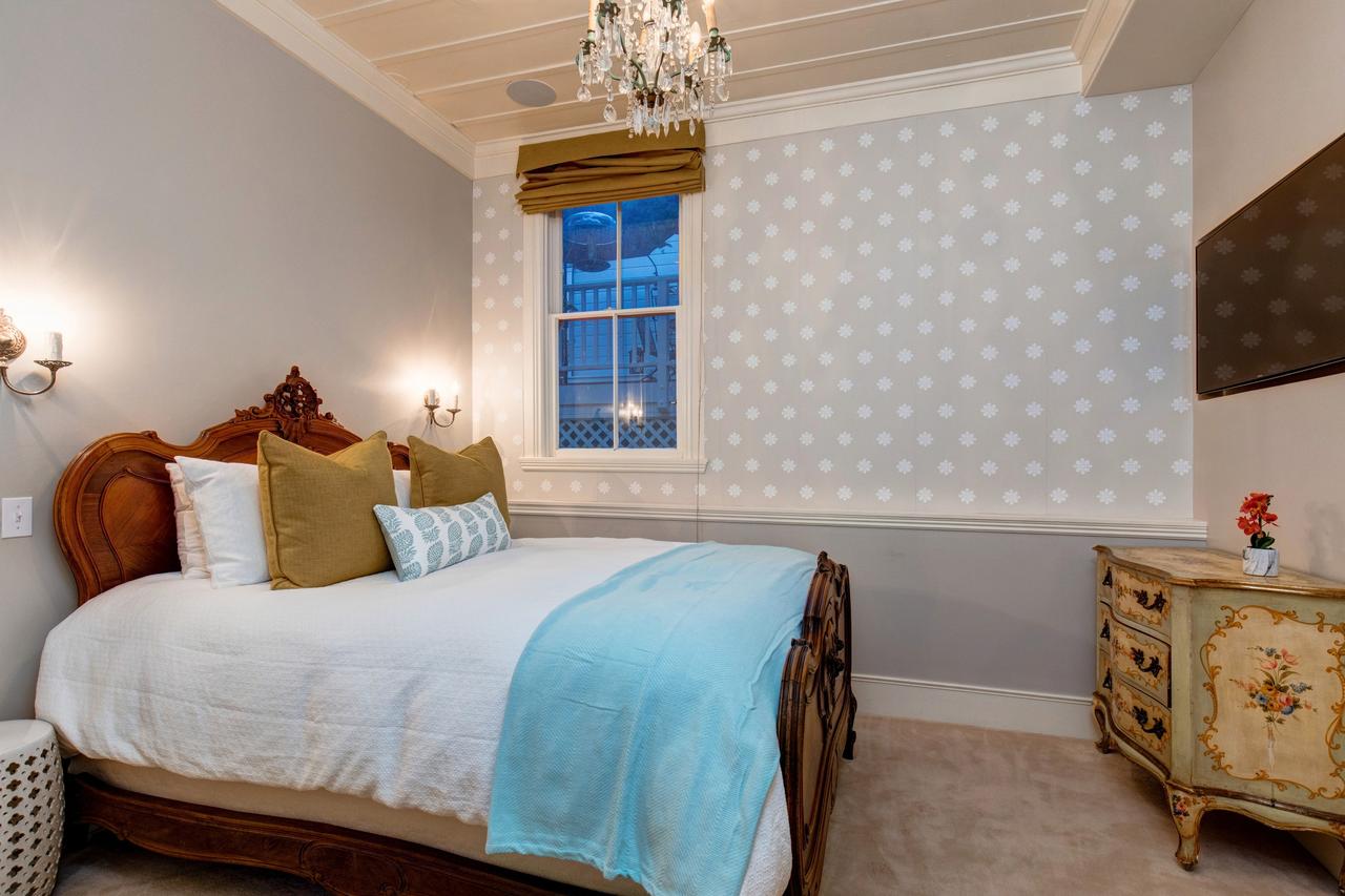 Abode At Heirloom House - thumb 2