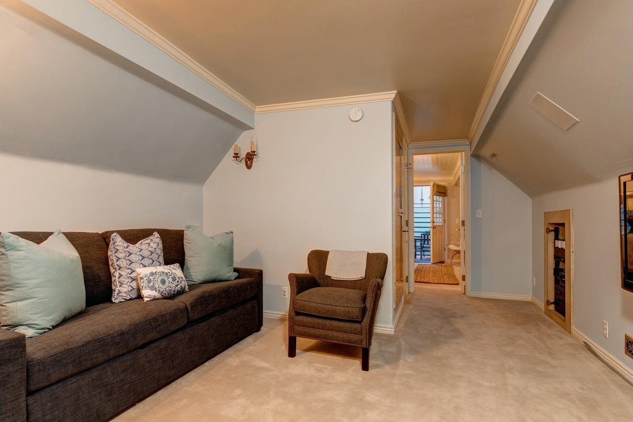 Abode At Heirloom House - thumb 11