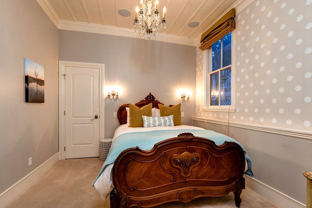 Abode At Heirloom House - thumb 1