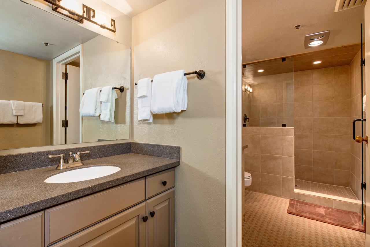 1415 Lowell Ave Condo - thumb 8