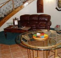 The Snuggle Inn - Tourism House