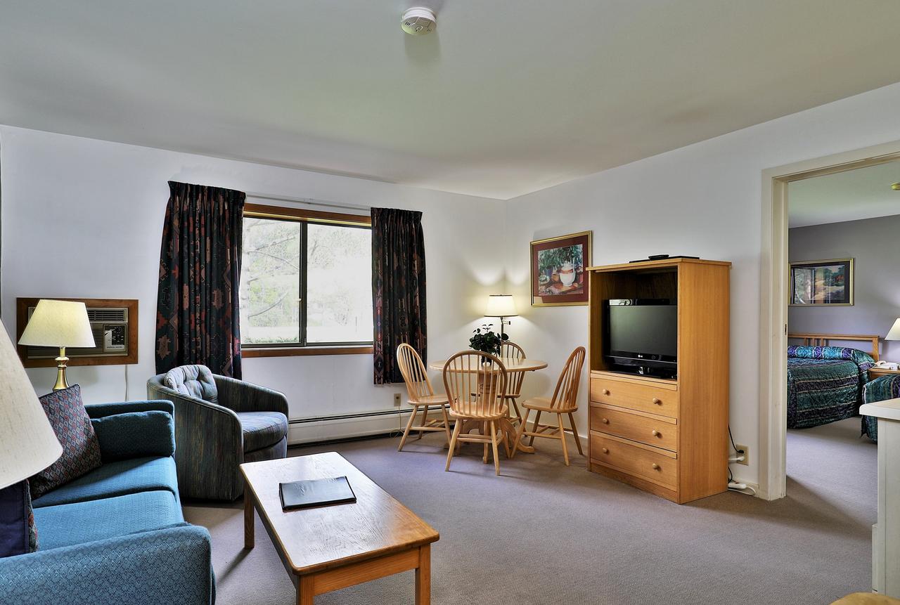 Cedarbrook One Bedroom Suite 115/117 - thumb 0