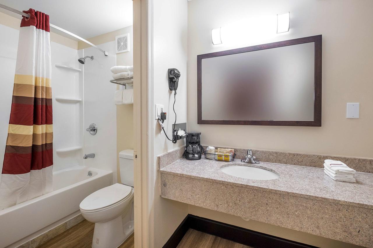 Red Roof Inn Fredericksburg North - thumb 30