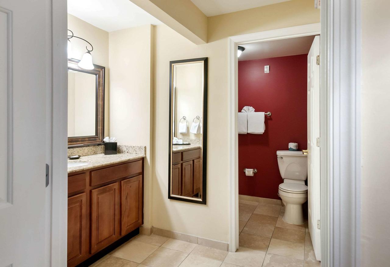 Clarion Collection Hotel Arlington Court Suites - thumb 35