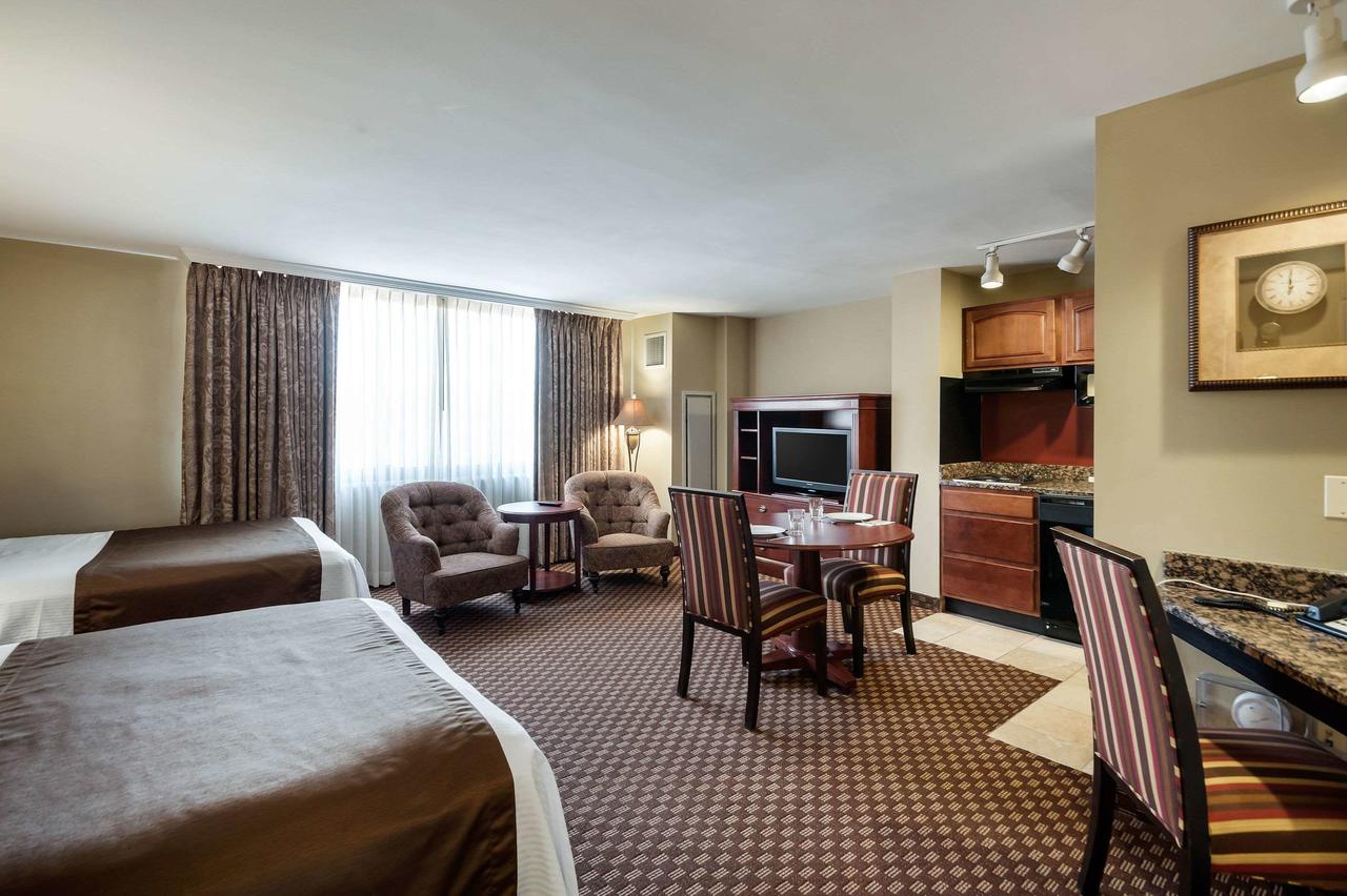 Clarion Collection Hotel Arlington Court Suites - thumb 8