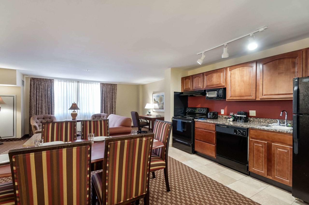 Clarion Collection Hotel Arlington Court Suites - thumb 24