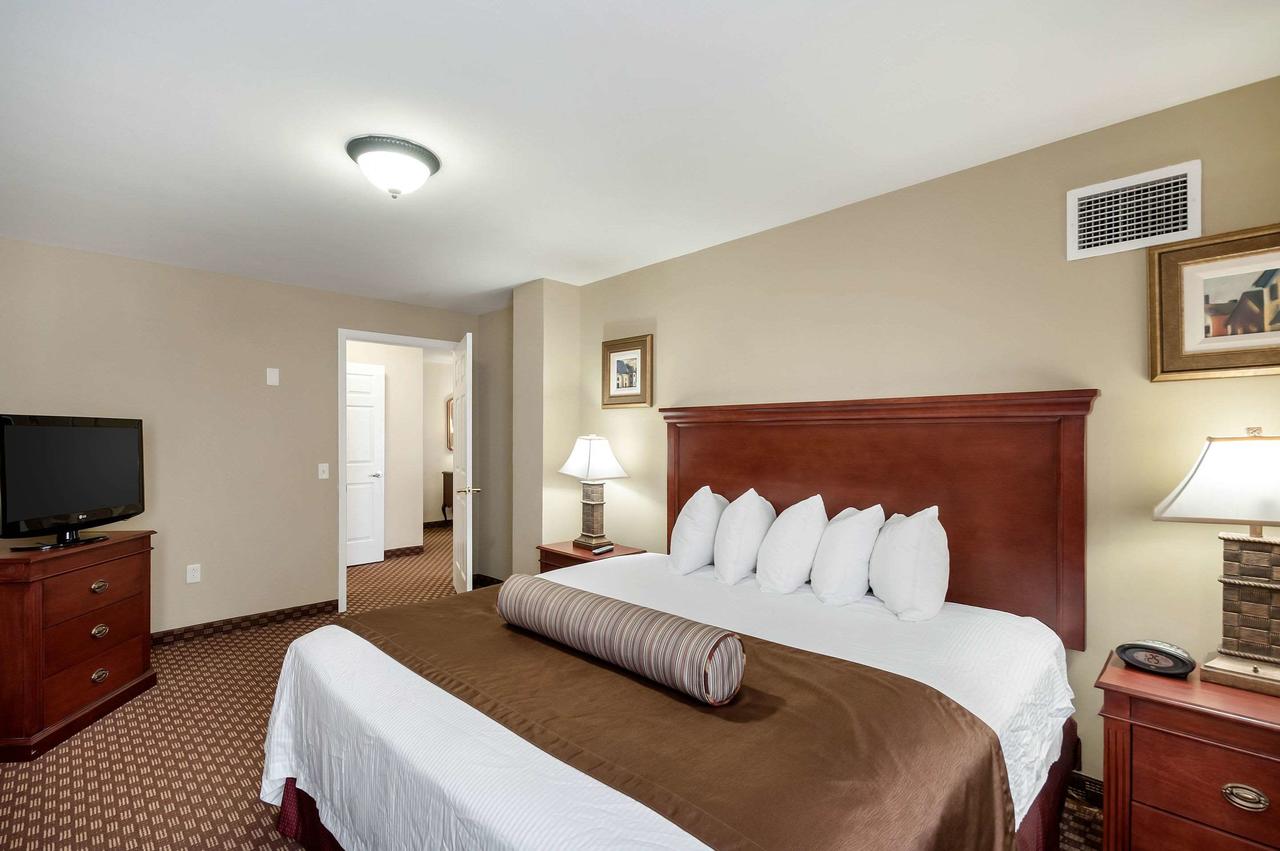 Clarion Collection Hotel Arlington Court Suites - thumb 18