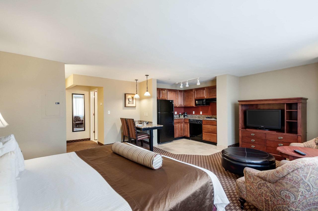 Clarion Collection Hotel Arlington Court Suites - thumb 21