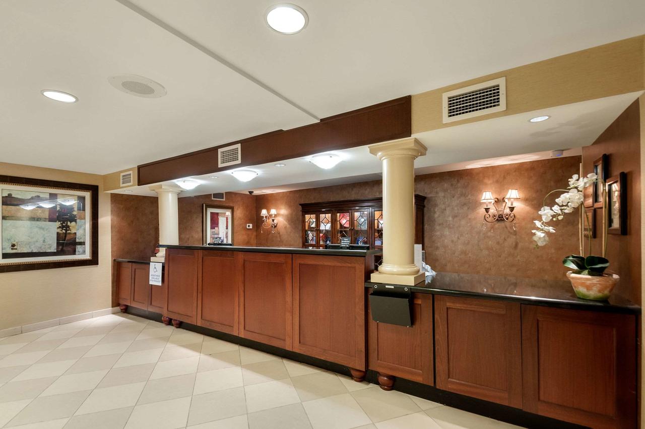 Clarion Collection Hotel Arlington Court Suites - thumb 32