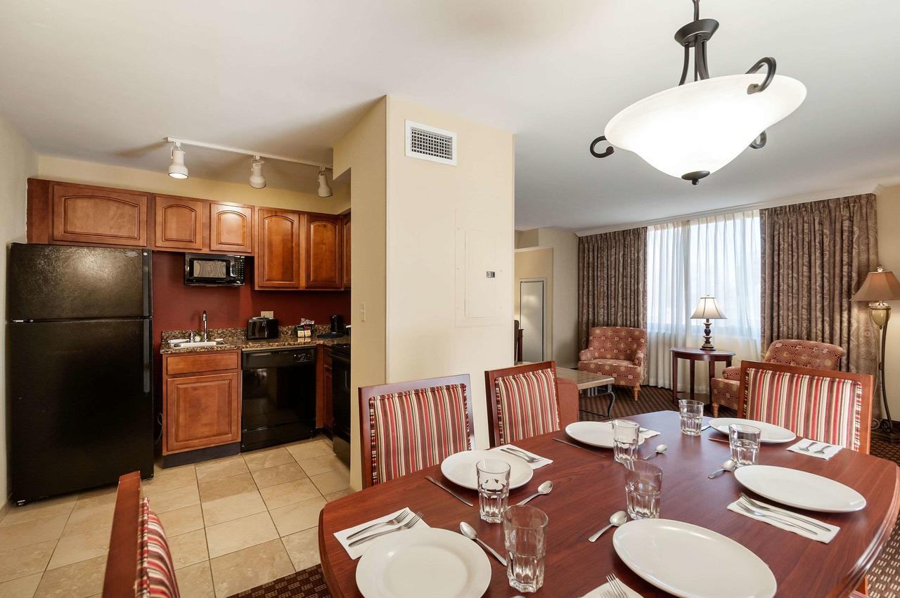 Clarion Collection Hotel Arlington Court Suites - thumb 4