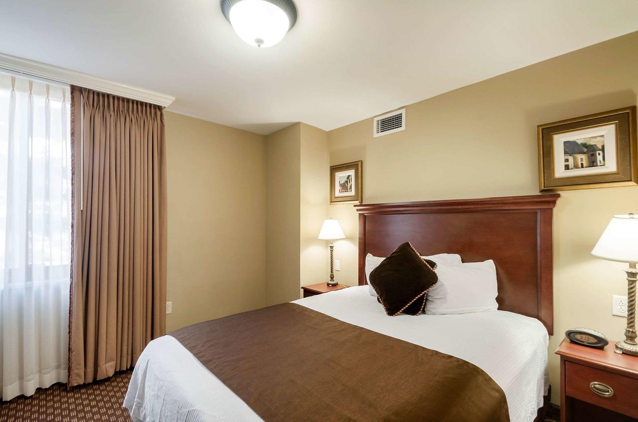 Clarion Collection Hotel Arlington Court Suites - thumb 19