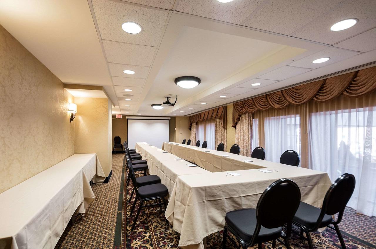 Clarion Collection Hotel Arlington Court Suites - thumb 23