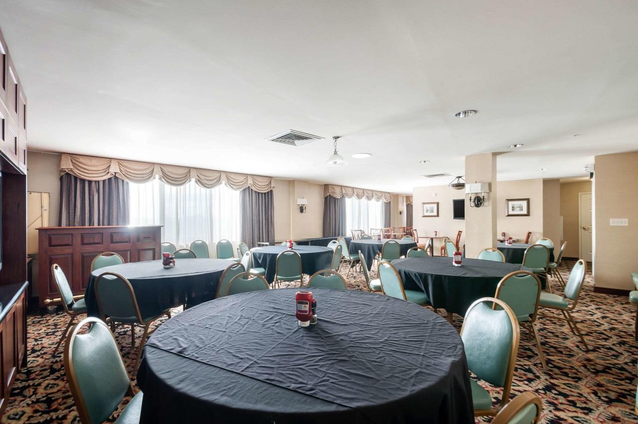 Clarion Collection Hotel Arlington Court Suites - thumb 29