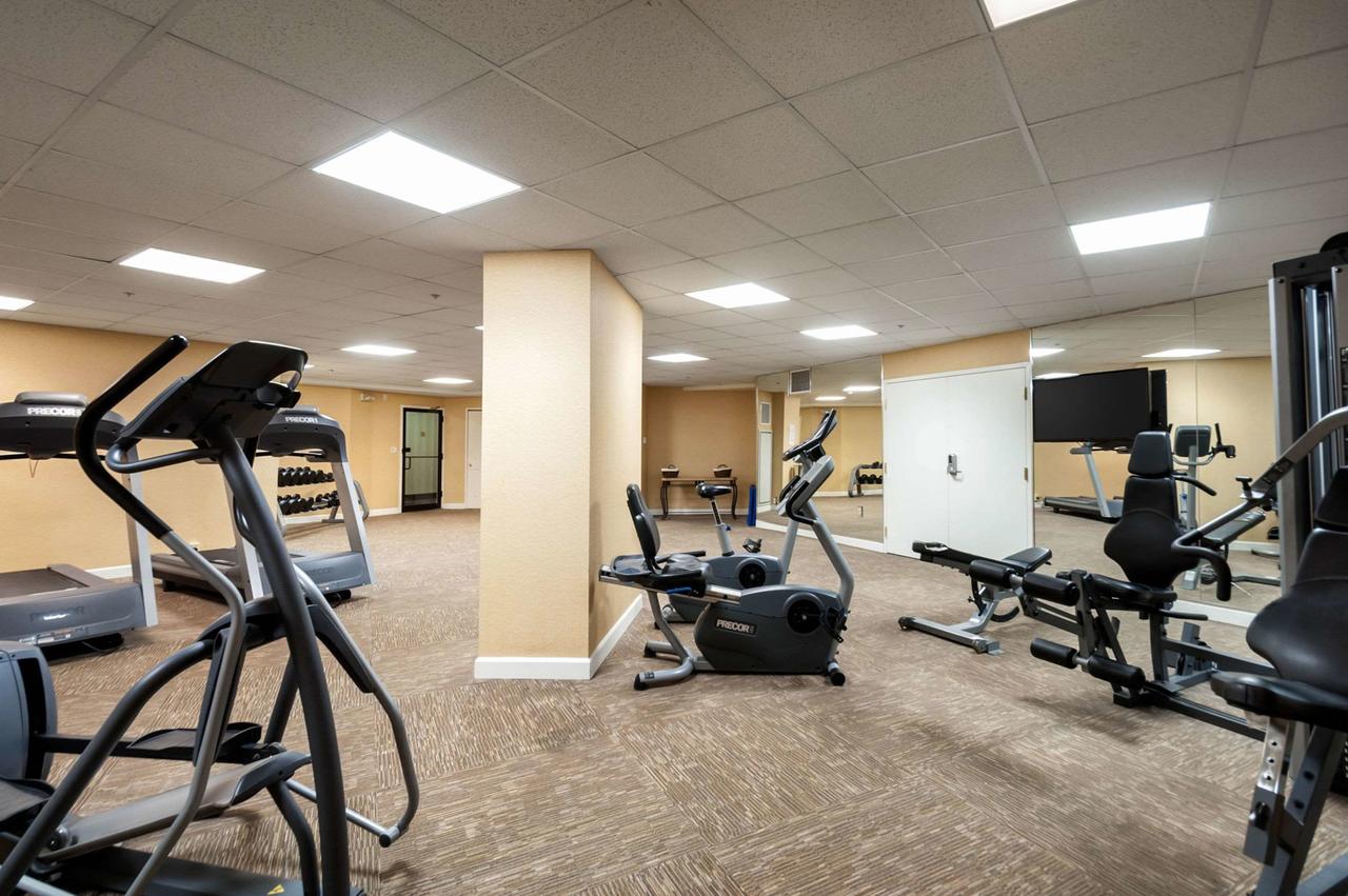 Clarion Collection Hotel Arlington Court Suites - thumb 5