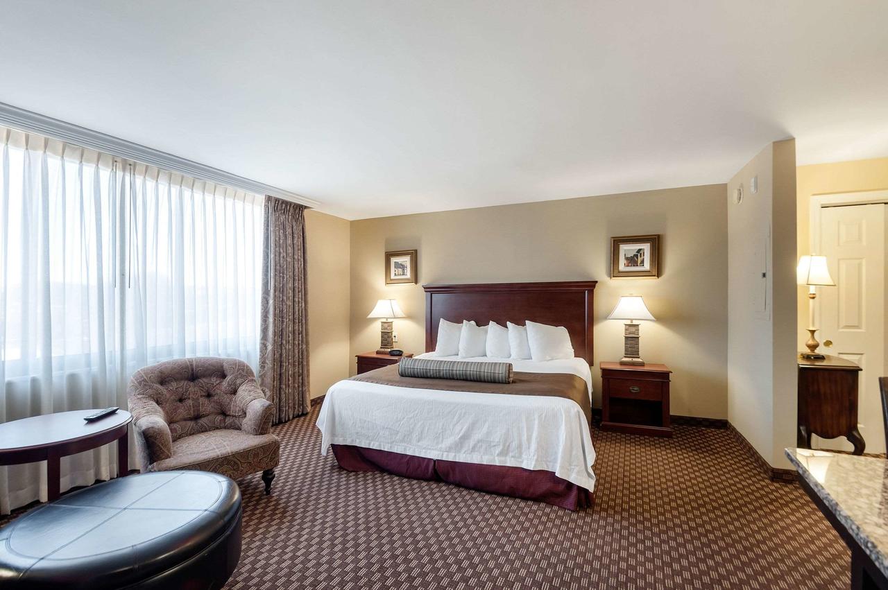 Clarion Collection Hotel Arlington Court Suites - thumb 13