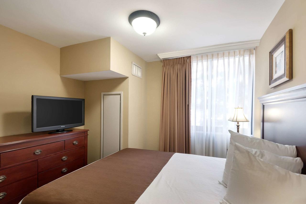 Clarion Collection Hotel Arlington Court Suites - thumb 9