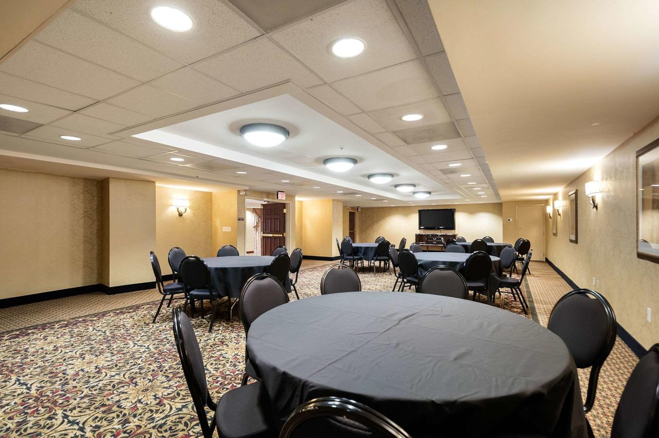 Clarion Collection Hotel Arlington Court Suites - thumb 27