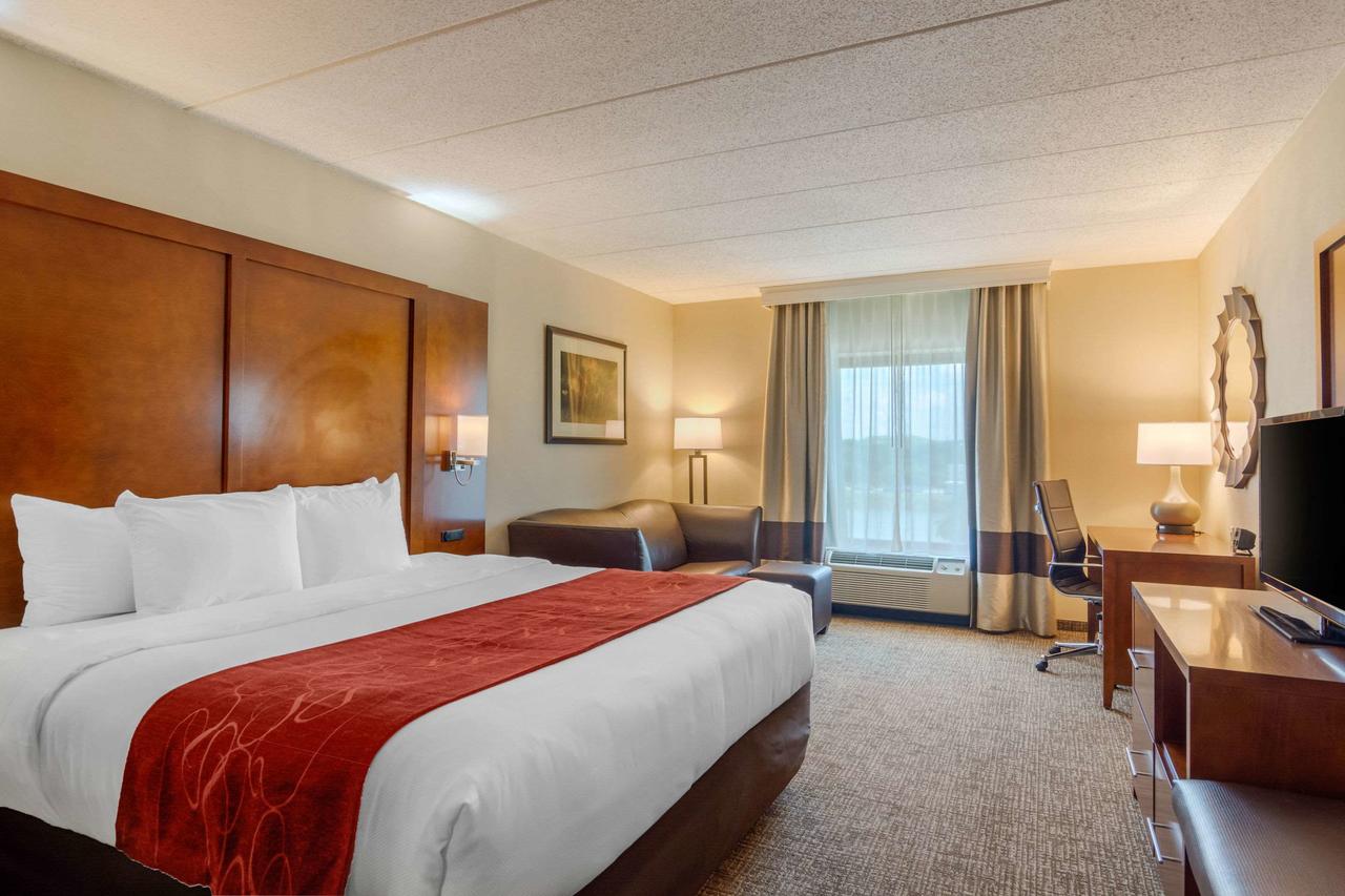 Comfort Suites Southpark - thumb 32