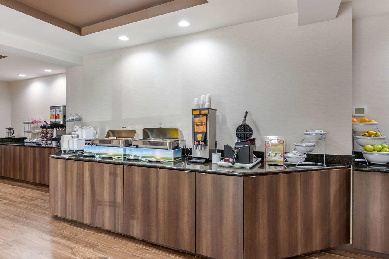 Comfort Suites Southpark - thumb 35